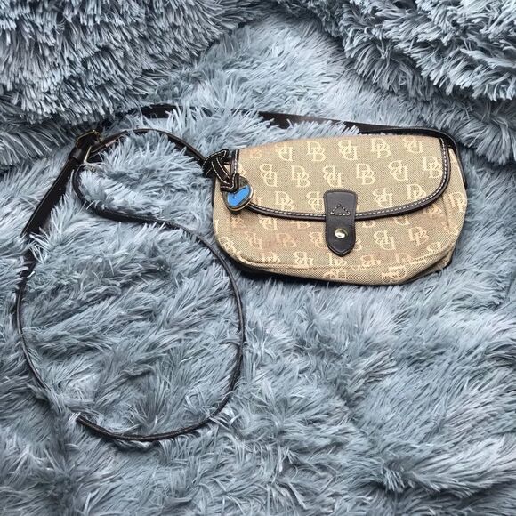 Authentic Dooney & Bourke Signature Logo - Picture 1 of 14